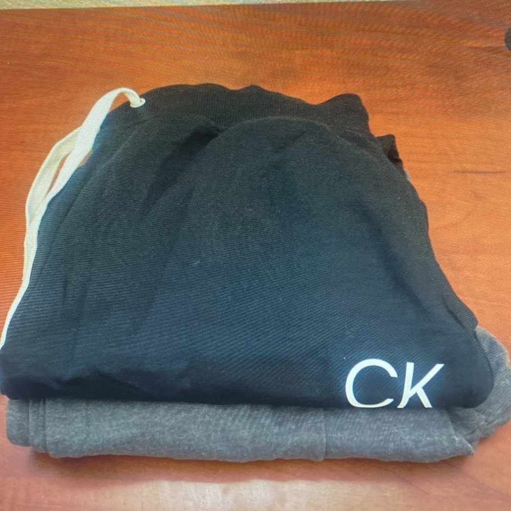 Calvin Klein Women’s 2-Pck French Terry Logo Joggers, Dark Gray/Black